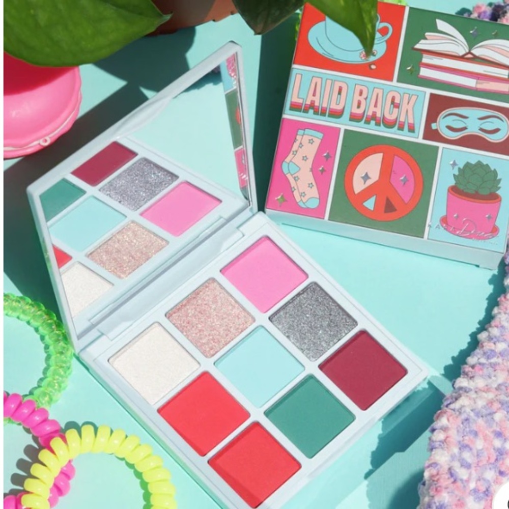 ES124 LAID BACK SHADOW PALETTE Kara Beauty‎